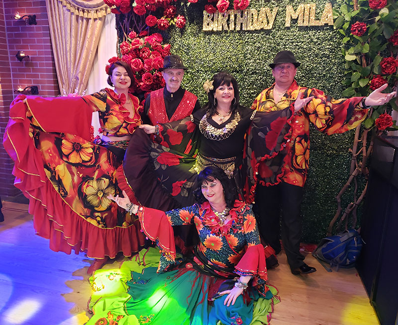 Brooklyn Gypsy Show,    ,  ,  ,  ,  ,   , , 5-  2022- , 03-05-2022, Saturday, March 5, 2022, Gypsy Band and Dancers NYC, Elina Karokhina (balalaika), Irina Fogelson, Mikhail Smirnov (guitar, garmoshka, vocals), Russian Gypsy dancer, Baku Palace Brooklyn, New York, 2001 Emmons Avenue Brooklyn NY 11235