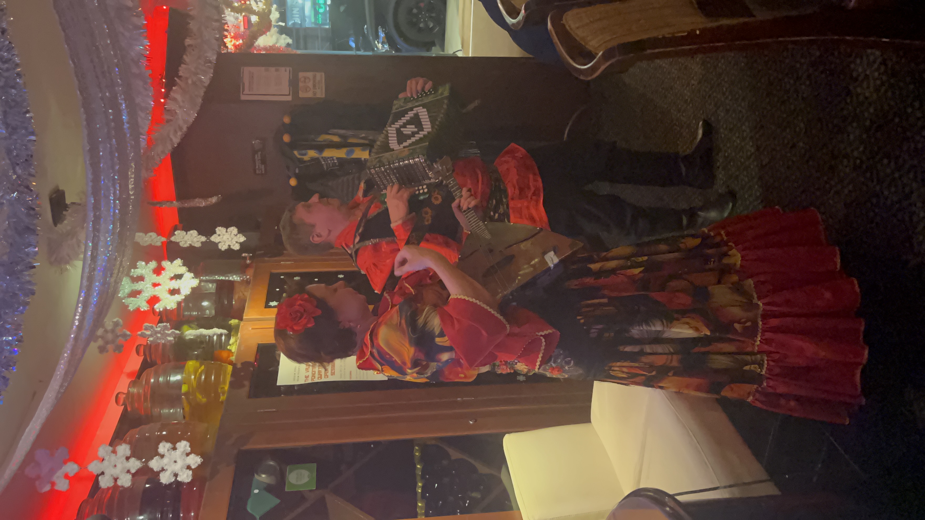    ,     ,   - ,     " ", New York City Gypsy Show singers musicians dancers, Restaurant Russian Vodka Room NYC, 265 W 52nd St, New York, NY 10019